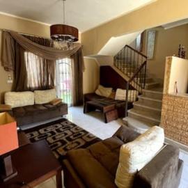 98. Homey 2BR Townhouse 2 Queen Beds Garden, hotel a Sheikh Zayed