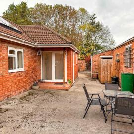 Three Bedroom Bungalow ideal for families or contractors Highbridge, hotel in Highbridge
