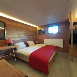Kuhstall Suite mit Bad, khách sạn ở Nenzlingen