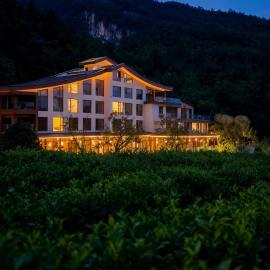 重庆金佛山古核隐庐Resort Hotel, khách sạn ở Nanchuan