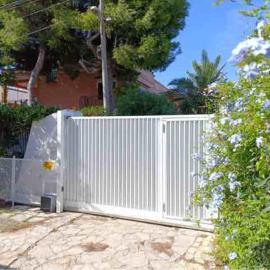 Mariella domus intero appartamento in bifamiliare, hotel v destinácii San Vito
