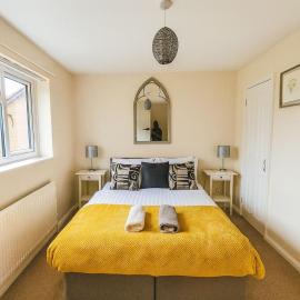 Woodland House 4 Bedroom Home in Ashford for short or long stays