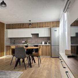 Central Apartment, hotell i Zetea