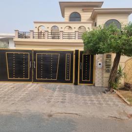 Elegance Abounds, hotel in Qila Malla Singh
