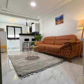 Ain Zaghouen Tunis proche Aeroport - luxueux style parisien, hotell i Tunis