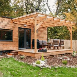 Krušnoglamp - Tinyhouse u Řeky, hotel in Sadov