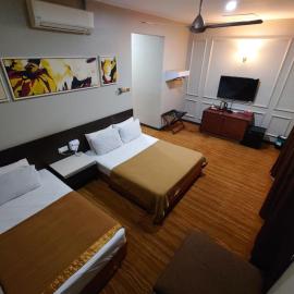 Najmi Inn Hotel, hotel in Kampong Burok