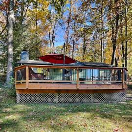 Mountain Escape, hotel i McHenry