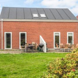 Viesnīca 6 person holiday home in Rømø 