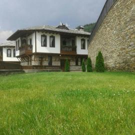 Leshtenski Perli, hotel din Leşten
