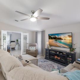 The Salty Sister Beach Bungalow Near Manasota Key Sleeps 6, hotell i Englewood