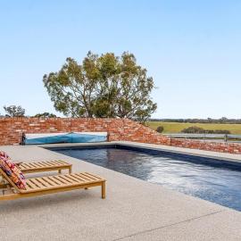 Mia Springs Pool Oasis in Heathcote Wine Country, hotel a Mia Mia