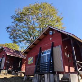 キャンプ&リゾート立山山麓家族旅行村, hotel di Toyama