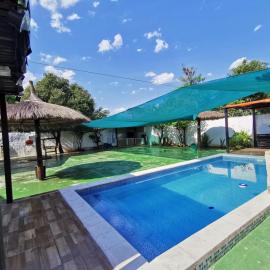 Casa mono ambiente y piscina., hotel en Limpio