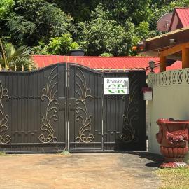Chrisent Residence, hotel en Port Glaud