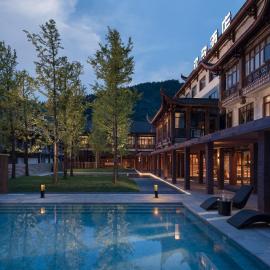FunGee S Hotel Zhangjiajie National Forest Park, Only 2 minutes' walk to the scenic area and Free 30-Minute Travel Photoshoot، فندق في تشانغجياجيه