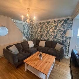 Stylish & Spacious 2 Storey, 3 Bed Apartment, hotell sihtkohas Kent