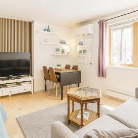 Warm and cozy apartment in Tromsø, free parking and near both airport, nature and busses