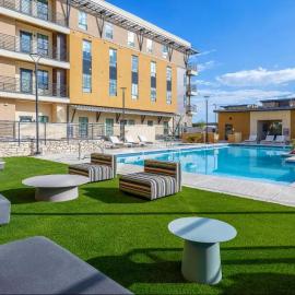 Landing Apartments - Solace at Ballpark Village, hotel i Goodyear