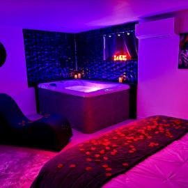 LoveRoom & Spa - Sanary sur mer - Le Nid Secret, hotel in Sanary-sur-Mer