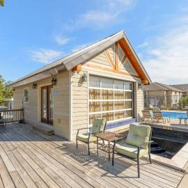 Lighthouse Lodge Pool House - Lakefront studio on the pool deck, hotel a Kimberling City