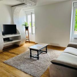 Grand logement lumineux Morvan Lac Settons, hotel in Planchez