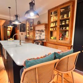 House in Appledore with Hot Tub and own parking, hotell i Appledore