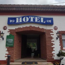 Hotel Breitenbenden, מלון במכרניך