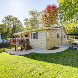 Walk to Frog Level Historic District! Home w/ Deck