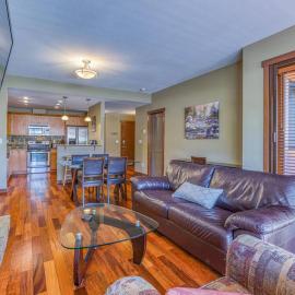Rundle Rise - Spacious Condo Steps from Main Street