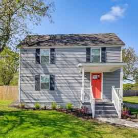 Beach Days & Dtwn Charm! Cape Charles Cottage, hotelli kohteessa Cape Charles