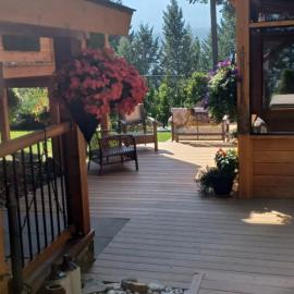 Deer Ridge B&B, hotel v Goldene