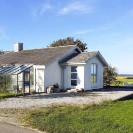 Light-filled Retreat in Boddum, hótel í Boddum