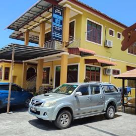 Cikgu CTZ Homestay A, hotel in Kampung Raja