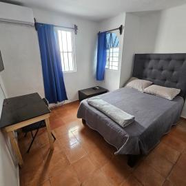Habitación centrica con baño privado, hotel en Cancún