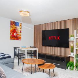 Edmonton में, होटल Superior and Spacious 2-bedroom basement private suite