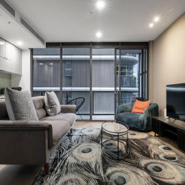 Elegant City Fringe Condo w Pool & FREE Parking, hotel di Melbourne