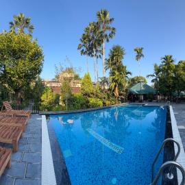 Jungle Safari Resort, hotel en Sauraha