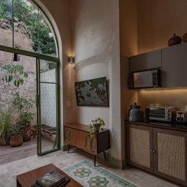 Casa Pistache, colonial hideout