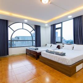 Hotel Hoa Cúc Phương Dĩ An - Bình Dương, ξενοδοχείο σε Dĩ An