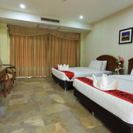 Viesnīca โกลเด้นแลนด์รีสอร์ท pilsētā Ban Dan Kwian