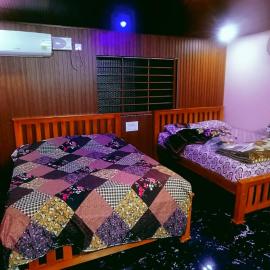 Ocean pearl Homestay near Kasarkod beach Honnavar, hotel i Honāvar