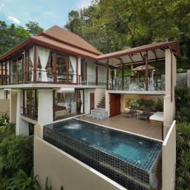 Villa Zolitude Resort & Spa - SHA Extra Plus, hotel en Chalong