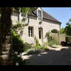Gîte Laure et Henri, hotel di Ladoix Serrigny