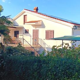 Apartments Malenica, Njivice, Croatia, 200 m from the sea