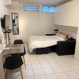 studio proche Orly et villes 91, hotel in La Ville-du-Bois