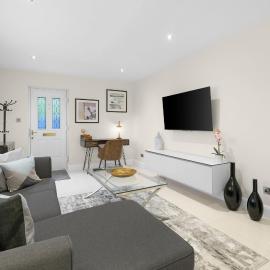 Modern Comfort 2-Bedroom, 2-Bathroom House, hotel Chessingtonban