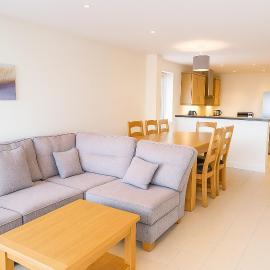 West Beach - Holiday Apartments، فندق في وستوارد هو
