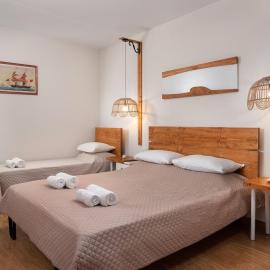 The Cottage South Escape with beach front pool, hotelli kohteessa Plimmiri