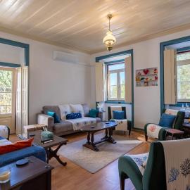Casa Turquesa Pet-Friendly, Riverfront Home – hotel w mieście Constância
